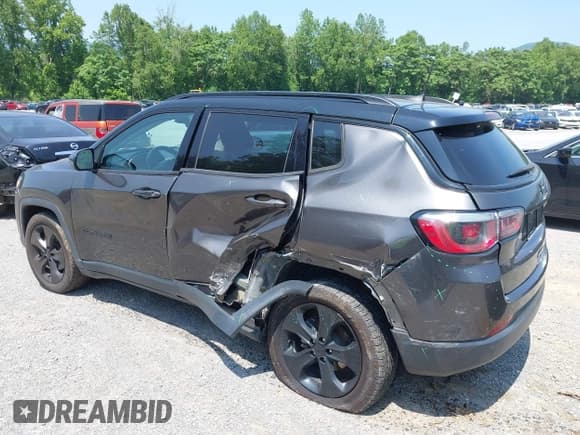 ✅ 2019 Jeep Compass Latitude • VIN: 3C4NJCBB1KT844217 • Lot: 42383746. Listed on IAAI with 123,938 mi. Free auction sales archive from the USA and detailed vehicle history report at DreamBid. Image 6.