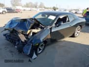 ✅ 2016 Dodge Challenger SXT Plus • VIN: 2C3CDZAG0GH338770 • Лот: 43645873. Опубликован ранее на IAAI с пробегом 99 808 миль. Бесплатный доступ к архиву аукционных продаж из США и подробный отчёт об истории автомобиля на DreamBid. Изображение 2.