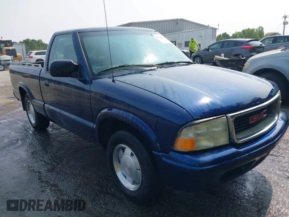 ✅ 2002 GMC Sonoma SLS • VIN: 1GTCS14W228137442 • Лот: 42273084. Опубликован ранее на IAAI с пробегом 223 117 миль. Бесплатный доступ к архиву аукционных продаж из США и подробный отчёт об истории автомобиля на DreamBid. Изображение 1.