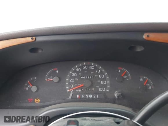 ✅ 1997 Ford Econoline Commercial • VIN: 1FDEE14L8VHA89354 • Lot: 43819802. Wystawiony na IAAI z przebiegiem 445 221 mil. Bezpłatny archiwum sprzedaży aukcyjnych z USA i szczegółowy raport historii pojazdu na DreamBid. Zdjęcie 7.