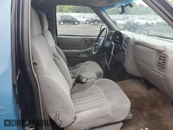 2000 Chevrolet S-10 LS с VIN 1GCCS14W0Y8178256, выставлен на аукционе Copart как лот 71993834 с пробегом 130 965 миль миль и Списание • Salvage title. История ставок и продаж доступна на DreamBid. Изображение 10.