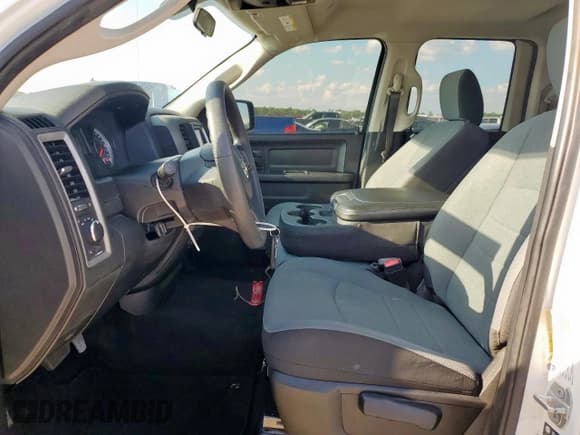 ✅ 2022 Ram 1500 Tradesman • VIN: 1C6RR7FG3NS230371 • Lot: 71614595. Wystawiony na Copart z przebiegiem 14 672 mil. Bezpłatny archiwum sprzedaży aukcyjnych z USA i szczegółowy raport historii pojazdu na DreamBid. Zdjęcie 7.