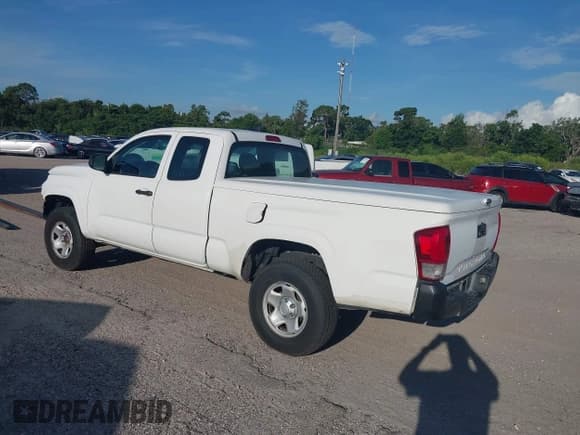 ✅ 2017 Toyota Tacoma SR • VIN: 5TFRX5GN2HX095861 • Lot: 42578337. Wystawiony na IAAI z przebiegiem 215 652 mil. Bezpłatny archiwum sprzedaży aukcyjnych z USA i szczegółowy raport historii pojazdu na DreamBid. Zdjęcie 3.