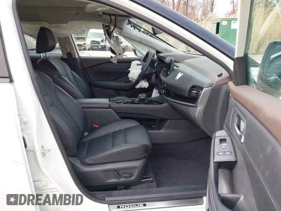 ✅ 2022 Nissan Rogue SL • VIN: 5N1BT3CB0NC733178 • Lot: 41829357. Wystawiony na IAAI z przebiegiem 49 780 mil. Bezpłatny archiwum sprzedaży aukcyjnych z USA i szczegółowy raport historii pojazdu na DreamBid. Zdjęcie 5.