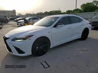✅ 2022 Lexus ES 300h F Sport • VIN: 58AGA1C19NU015929 • Lot: 56963705. Wystawiony na Copart z przebiegiem 50 011 mil. Bezpłatny archiwum sprzedaży aukcyjnych z USA i szczegółowy raport historii pojazdu na DreamBid. Zdjęcie 1.