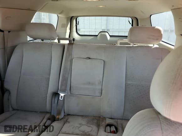 ✅ 2008 Chevrolet Suburban 1LT • VIN: 3GNFK16358G143665 • Lot: 74793114. Wystawiony na Copart z przebiegiem 226 977 mil. Bezpłatny archiwum sprzedaży aukcyjnych z USA i szczegółowy raport historii pojazdu na DreamBid. Zdjęcie 10.