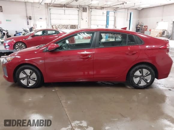 ✅ 2019 Hyundai Ioniq Blue • VIN: KMHC65LC7KU180230 • Lot: 42995835. Wystawiony na IAAI z przebiegiem 159 325 mil. Bezpłatny archiwum sprzedaży aukcyjnych z USA i szczegółowy raport historii pojazdu na DreamBid. Zdjęcie 15.