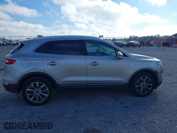 ✅ 2017 Lincoln MKC Select • VIN: 5LMCJ2C95HUL08407 • Лот: 43903326. Опубликован ранее на IAAI с пробегом 201 955 миль. Бесплатный доступ к архиву аукционных продаж из США и подробный отчёт об истории автомобиля на DreamBid. Изображение 13.