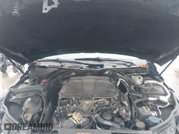 ✅ 2013 Mercedes-Benz C 300 Sport • VIN: WDDGF8AB3DG073703 • Lot: 41551296. Wystawiony na IAAI z przebiegiem 123 912 mil. Bezpłatny archiwum sprzedaży aukcyjnych z USA i szczegółowy raport historii pojazdu na DreamBid. Zdjęcie 10.