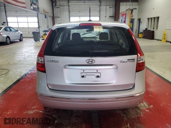✅ 2009 Hyundai Elantra Touring • VIN: KMHDC86E59U038805 • Lot: 89536035. Listed on Copart with 95,700 mi. Free auction sales archive from the USA and detailed vehicle history report at DreamBid. Image 6.