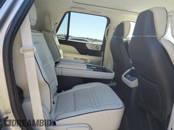 ✅ 2021 Lincoln Navigator Black Label • VIN: 5LMJJ2TT9MEL20938 • Lot: 48092264. Listed on Copart with 36,161 mi. Free auction sales archive from the USA and detailed vehicle history report at DreamBid. Image 10.