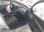 ✅ 2016 Chevrolet Cruze LS • VIN: 1G1PC5SH6G7157628 • Lot: 43152904. Listed on IAAI with 122,661 mi. Free auction sales archive from the USA and detailed vehicle history report at DreamBid. Image 5.