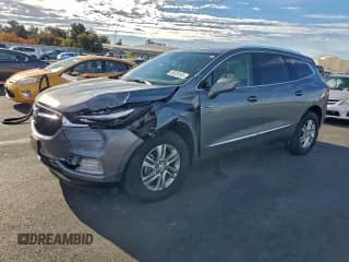 ✅ 2019 Buick Enclave Essence • VIN: 5GAERBKW9KJ295381 • Лот: 95523545. Опубликован ранее на Copart с пробегом 69 585 миль. Бесплатный доступ к архиву аукционных продаж из США и подробный отчёт об истории автомобиля на DreamBid. Изображение 1.