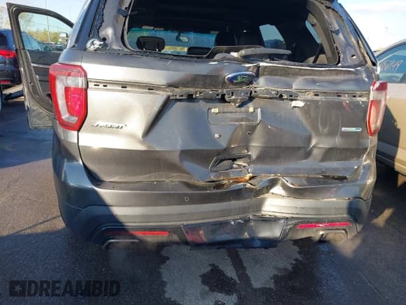 ✅ 2016 Ford Explorer Sport • VIN: 1FM5K8GT5GGB59902 • Lot: 43485609. Listed on IAAI with 113,810 mi. Free auction sales archive from the USA and detailed vehicle history report at DreamBid. Image 6.