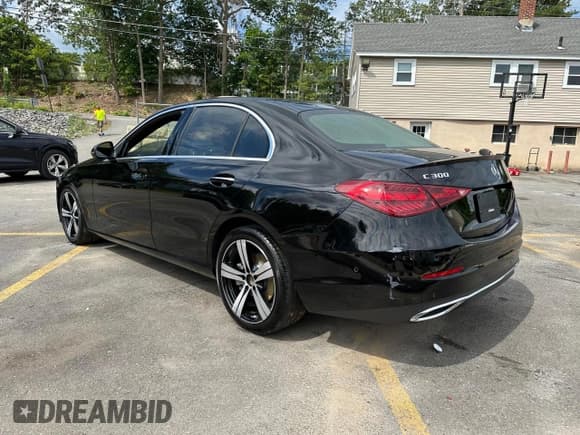 ✅ 2024 Mercedes-Benz C 300 • VIN: W1KAF4HB1RR184850 • Lot: 63047705. Wystawiony na Copart z przebiegiem 25 664 mil. Bezpłatny archiwum sprzedaży aukcyjnych z USA i szczegółowy raport historii pojazdu na DreamBid. Zdjęcie 2.