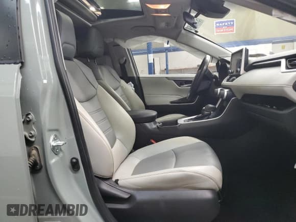 ✅ 2021 Toyota RAV4 XLE Premium • VIN: 2T3A1RFV2MW189339 • Лот: 91738445. Опубликован ранее на Copart с пробегом 103 832 миль. Бесплатный доступ к архиву аукционных продаж из США и подробный отчёт об истории автомобиля на DreamBid. Изображение 7.