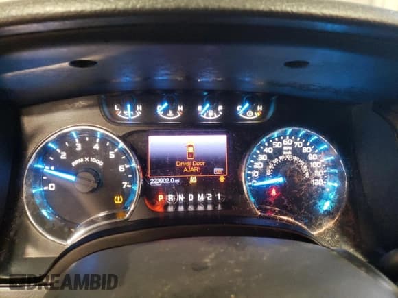 ✅ 2013 Ford F-150 XL • VIN: 1FTFW1EF7DKD61635 • Lot: 49081274. Listed on Copart with 223,902 mi. Free auction sales archive from the USA and detailed vehicle history report at DreamBid. Image 9.