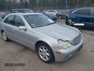 ✅ 2003 Mercedes-Benz C 240 • VIN: WDBRF81J83F416177 • Lot: 42107653. Wystawiony na IAAI z przebiegiem 152 026 mil. Bezpłatny archiwum sprzedaży aukcyjnych z USA i szczegółowy raport historii pojazdu na DreamBid. Zdjęcie 1.