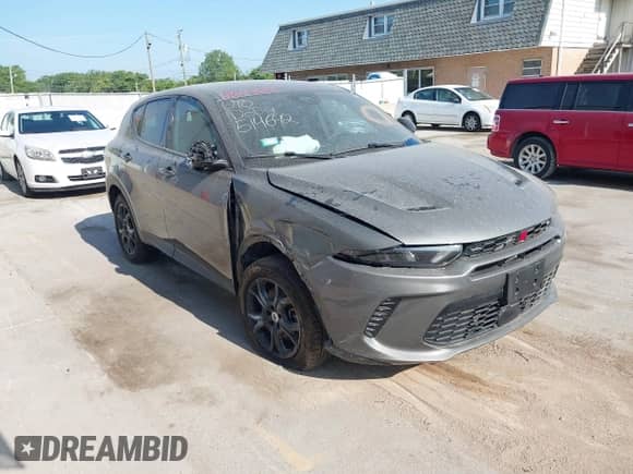 2024 Dodge Hornet GT z VIN ZACNDFAN2R3A39839, wystawiony jako IAAI lot #42457621 z przebiegiem 11 711 mil mil oraz . Historia ofert i sprzedaży dostępna na DreamBid. Obrazek 1.