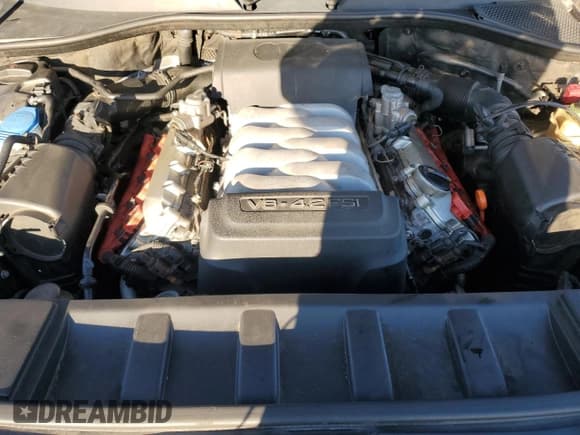 ✅ 2008 Audi Q7 Premium • VIN: WA1BV74L28D061548 • Lot: 89403945. Listed on Copart with 172,076 mi. Free auction sales archive from the USA and detailed vehicle history report at DreamBid. Image 12.