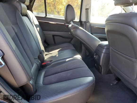 ✅ 2011 Hyundai Santa Fe SE • VIN: 5XYZHDAG5BG014279 • Lot: 87061945. Listed on Copart with 118,406 mi. Free auction sales archive from the USA and detailed vehicle history report at DreamBid. Image 11.