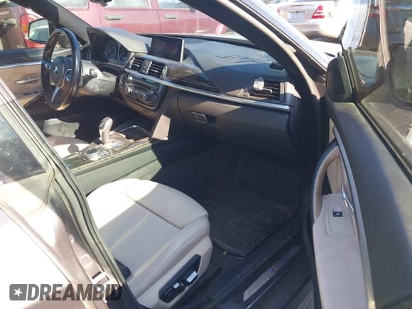 ✅ 2017 BMW 4 Series 430i xDrive • VIN: WBA4F9C37HG812518 • Lot: 42609889. Wystawiony na IAAI z przebiegiem 121 143 mil. Bezpłatny archiwum sprzedaży aukcyjnych z USA i szczegółowy raport historii pojazdu na DreamBid. Zdjęcie 5.