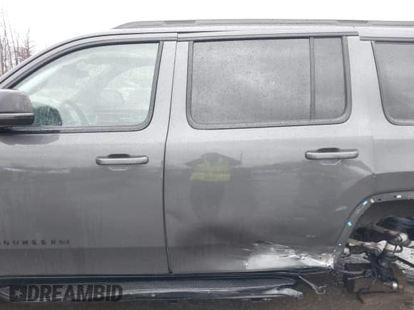 ✅ 2023 Jeep Wagoneer Series II Carbide • VIN: 1C4SJVBP8PS514948 • Lot: 41028759. Listed on IAAI with 30,406 mi. Free auction sales archive from the USA and detailed vehicle history report at DreamBid. Image 15.