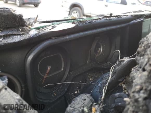 ✅ 2024 Jeep Wrangler Sahara • VIN: 1C4PJXEG1RW267927 • Лот: 75249564. Опубликован ранее на Copart с пробегом Не указан. Бесплатный доступ к архиву аукционных продаж из США и подробный отчёт об истории автомобиля на DreamBid. Изображение 9.