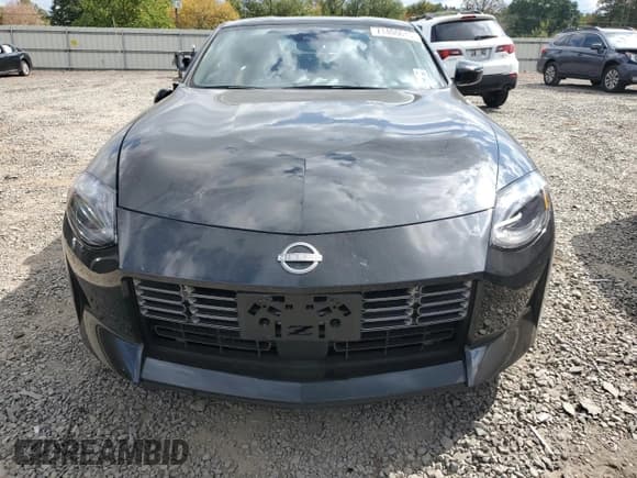 ✅ 2024 Nissan Z Performance • VIN: JN1BZ4BH0RM361682 • Lot: 71400615. Wystawiony na Copart z przebiegiem 4 100 mil. Bezpłatny archiwum sprzedaży aukcyjnych z USA i szczegółowy raport historii pojazdu na DreamBid. Zdjęcie 5.