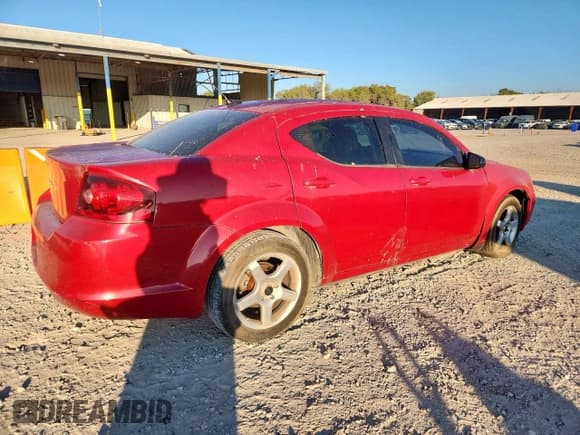 ✅ 2014 Dodge Avenger SE • VIN: 1C3CDZAB4EN132733 • Lot: 92057685. Wystawiony na Copart z przebiegiem 183 209 mil. Bezpłatny archiwum sprzedaży aukcyjnych z USA i szczegółowy raport historii pojazdu na DreamBid. Zdjęcie 3.