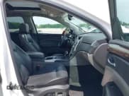 ✅ 2010 Cadillac SRX Performance Collection • VIN: 3GYFNEEY4AS548899 • Lot: 42216296. Wystawiony na IAAI z przebiegiem 228 903 mil. Bezpłatny archiwum sprzedaży aukcyjnych z USA i szczegółowy raport historii pojazdu na DreamBid. Zdjęcie 5.