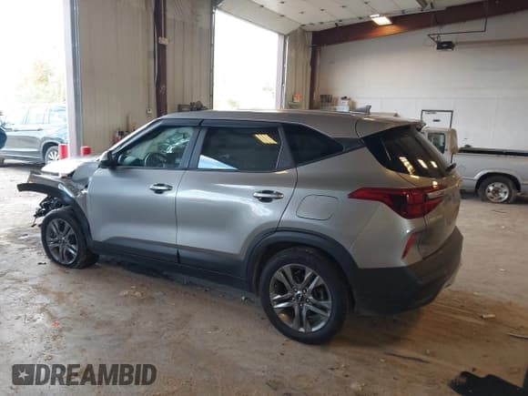 ✅ 2022 Kia Seltos LX • VIN: KNDEPCAA7N7308193 • Lot: 43451058. Listed on IAAI with Not provided. Free auction sales archive from the USA and detailed vehicle history report at DreamBid. Image 3.