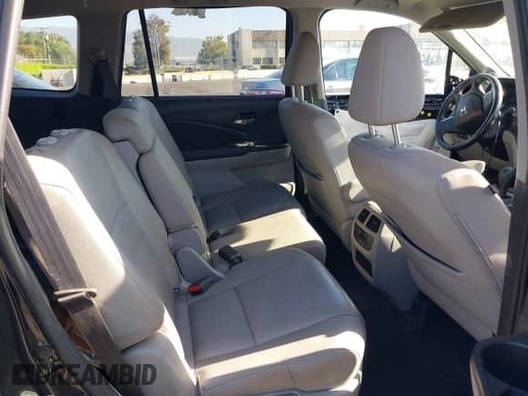✅ 2019 Honda Pilot EX-L • VIN: 5FNYF5H58KB044315 • Lot: 43127518. Listed on IAAI with 63,216 mi. Free auction sales archive from the USA and detailed vehicle history report at DreamBid. Image 8.