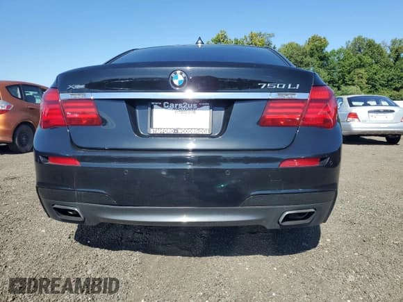 ✅ 2013 BMW 7 Series 750Li xDrive • VIN: WBAYF8C53DDE59075 • Lot: 69854475. Wystawiony na Copart z przebiegiem Nie podano. Bezpłatny archiwum sprzedaży aukcyjnych z USA i szczegółowy raport historii pojazdu na DreamBid. Zdjęcie 6.