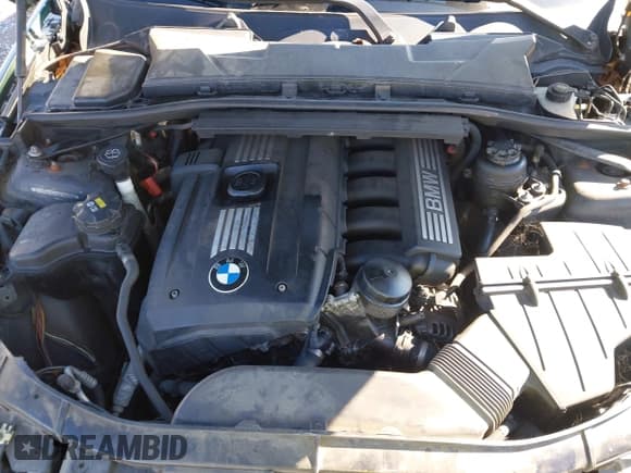 ✅ 2007 BMW 3 Series 328i • VIN: WBAVA37597NE27471 • Лот: 43592733. Опубликован ранее на IAAI с пробегом 105 405 миль. Бесплатный доступ к архиву аукционных продаж из США и подробный отчёт об истории автомобиля на DreamBid. Изображение 10.