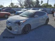 ✅ 2013 Hyundai Veloster w/Black Int • VIN: KMHTC6AD5DU128883 • Lot: 90024835. Wystawiony na Copart z przebiegiem 75 795 mil. Bezpłatny archiwum sprzedaży aukcyjnych z USA i szczegółowy raport historii pojazdu na DreamBid. Zdjęcie 1.