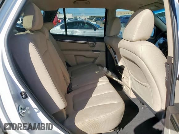 ✅ 2010 Hyundai Santa Fe GL • VIN: 5NMSG3AB6AH387273 • Lot: 46176885. Listed on Copart with 250,659 mi. Free auction sales archive from the USA and detailed vehicle history report at DreamBid. Image 11.