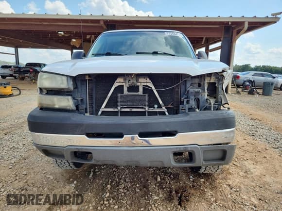 ✅ 2004 Chevrolet Silverado 2500HD LS • VIN: 1GCHK23U64F258369 • Lot: 71548495. Wystawiony na Copart z przebiegiem 225 690 mil. Bezpłatny archiwum sprzedaży aukcyjnych z USA i szczegółowy raport historii pojazdu na DreamBid. Zdjęcie 5.