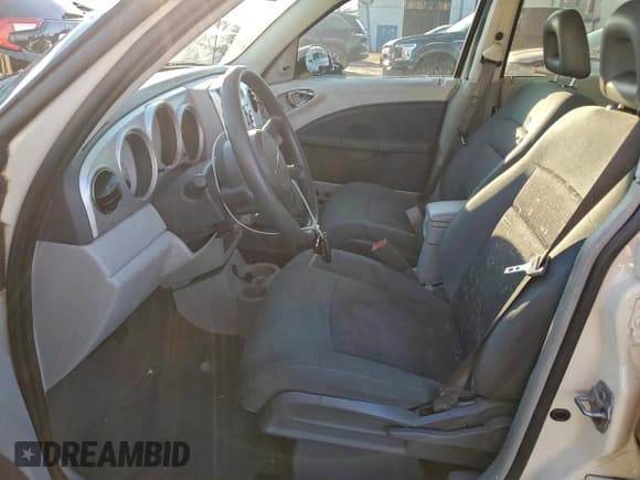 ✅ 2008 Chrysler PT Cruiser • VIN: 3A8FY48B88T117512 • Lot: 92694475. Listed on Copart with 67,472 mi. Free auction sales archive from the USA and detailed vehicle history report at DreamBid. Image 7.