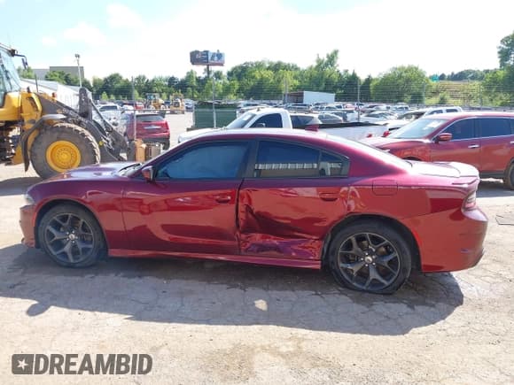 ✅ 2018 Dodge Charger SXT Plus • VIN: 2C3CDXHG6JH238805 • Лот: 42995074. Опубликован ранее на IAAI с пробегом 119 297 миль. Бесплатный доступ к архиву аукционных продаж из США и подробный отчёт об истории автомобиля на DreamBid. Изображение 14.