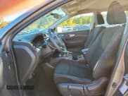 ✅ 2017 Nissan Rogue S • VIN: JN1BJ1CR5HW120930 • Лот: 85653835. Опубликован ранее на Copart с пробегом Не указан. Бесплатный доступ к архиву аукционных продаж из США и подробный отчёт об истории автомобиля на DreamBid. Изображение 7.