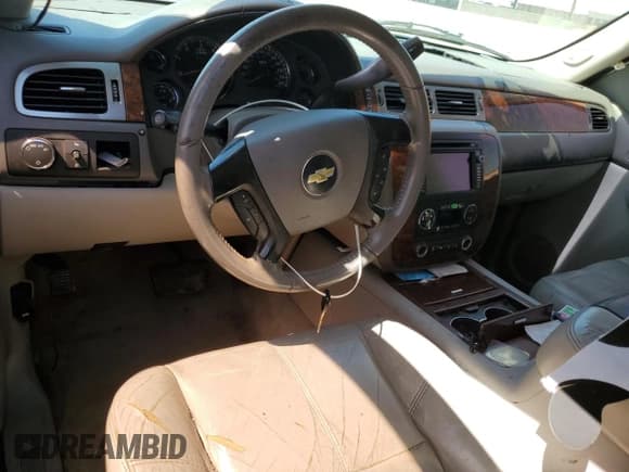 ✅ 2007 Chevrolet Tahoe LS • VIN: 1GNFC13J57R156656 • Lot: 54004875. Wystawiony na Copart z przebiegiem 242 827 mil. Bezpłatny archiwum sprzedaży aukcyjnych z USA i szczegółowy raport historii pojazdu na DreamBid. Zdjęcie 8.