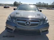 ✅ 2012 Mercedes-Benz E 63 AMG • VIN: WDDHF7EB4CA634579 • Lot: 84703195. Wystawiony na Copart z przebiegiem 81 529 mil. Bezpłatny archiwum sprzedaży aukcyjnych z USA i szczegółowy raport historii pojazdu na DreamBid. Zdjęcie 5.