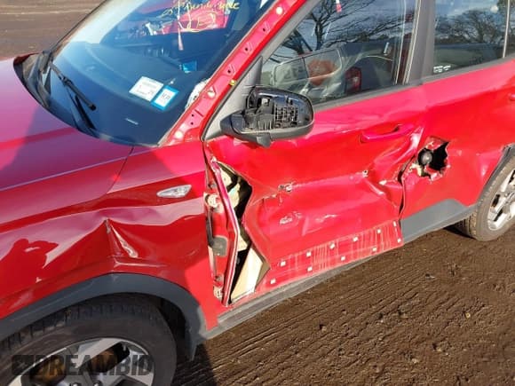 ✅ 2022 Hyundai Venue Limited • VIN: KMHRC8A30NU151809 • Lot: 41083958. Listed on IAAI with 67,417 mi. Free auction sales archive from the USA and detailed vehicle history report at DreamBid. Image 6.