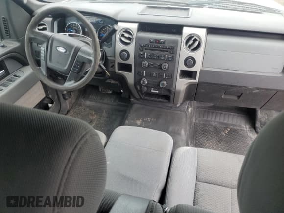 ✅ 2014 Ford F-150 XL • VIN: 1FTVX1EF4EKD96580 • Lot: 55666825. Listed on Copart with 404,957 mi. Free auction sales archive from the USA and detailed vehicle history report at DreamBid. Image 8.