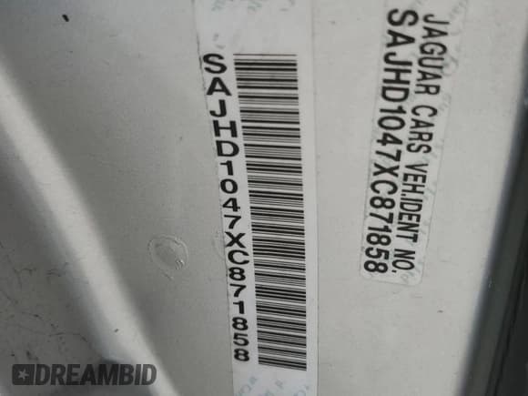 ✅ 1999 Jaguar XJ • VIN: SAJHD1047XC871858 • Lot: 62715155. Listed on Copart with 125,536 mi. Free auction sales archive from the USA and detailed vehicle history report at DreamBid. Image 12.