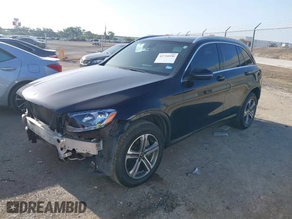 ✅ 2019 Mercedes-Benz GLC 300 • VIN: WDC0G4JB5KF490934 • Lot: 42724550. Wystawiony na IAAI z przebiegiem 148 079 mil. Bezpłatny archiwum sprzedaży aukcyjnych z USA i szczegółowy raport historii pojazdu na DreamBid. Zdjęcie 18.