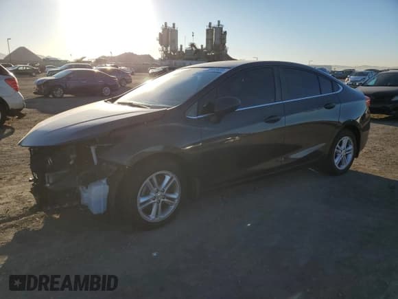 ✅ 2017 Chevrolet Cruze LT • VIN: 1G1BE5SM1H7215955 • Лот: 38923423. Опубликован ранее на Copart с пробегом 95 022 миль. Бесплатный доступ к архиву аукционных продаж из США и подробный отчёт об истории автомобиля на DreamBid. Изображение 1.