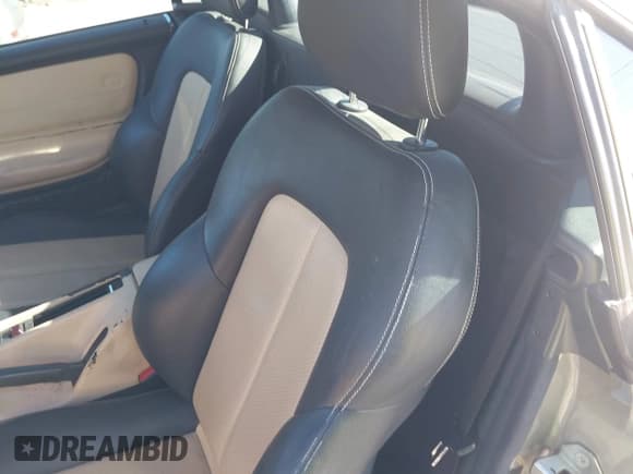 ✅ 2004 Mercedes-Benz SLK 230/320 • VIN: WDBKK49F04F306795 • Lot: 43646375. Wystawiony na IAAI z przebiegiem 95 100 mil. Bezpłatny archiwum sprzedaży aukcyjnych z USA i szczegółowy raport historii pojazdu na DreamBid. Zdjęcie 8.