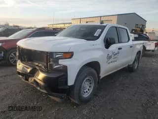 2019 Chevrolet Silverado 1500 Work Truck z VIN 3GCPWAEH9KG113588, wystawiony jako Copart lot #83020404 z przebiegiem Nie podano mil oraz Szkoda całkowita • Salvage title. Historia ofert i sprzedaży dostępna na DreamBid. Obrazek 1.
